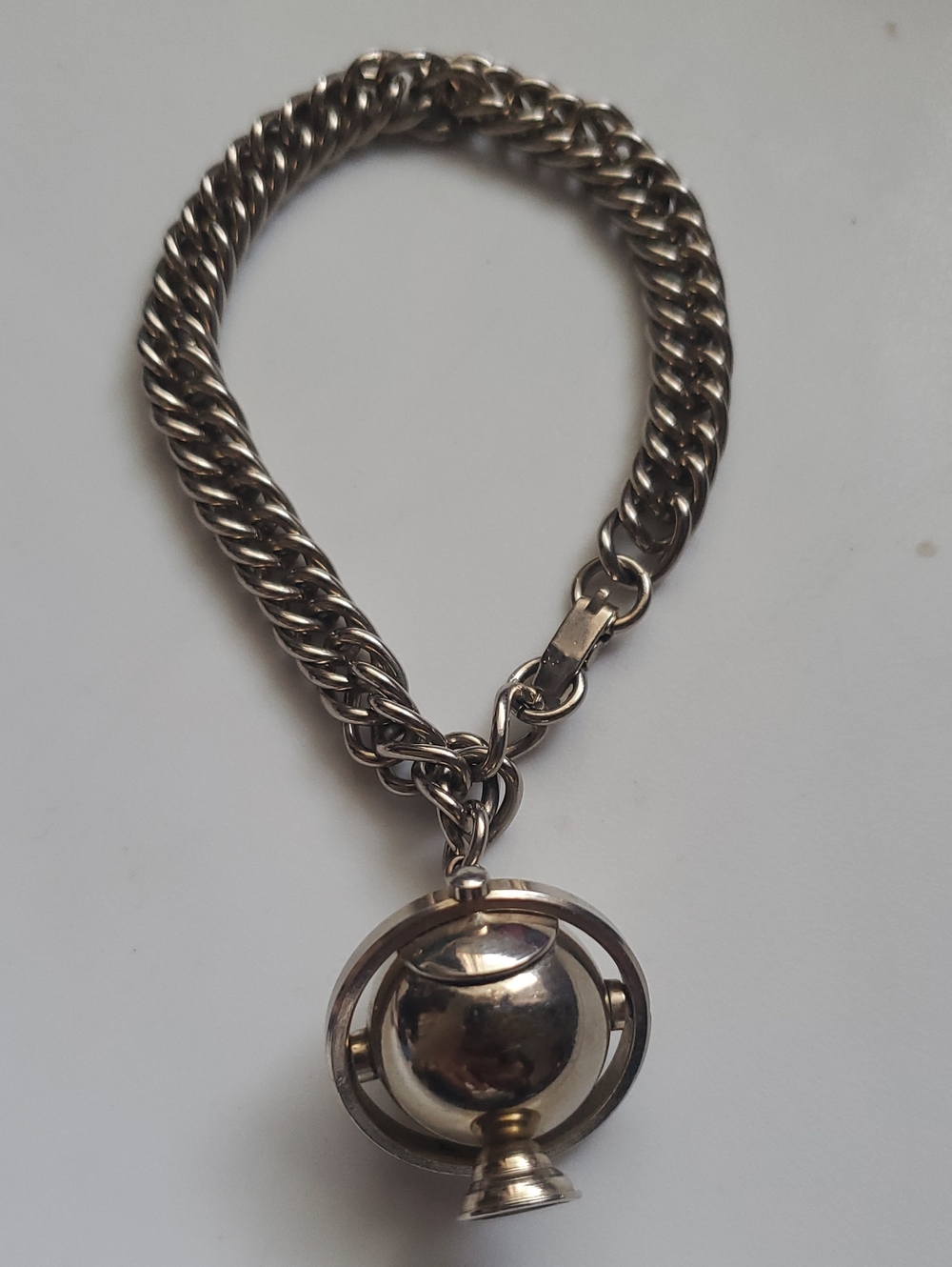 Stylish Heavy Silver Globe Pendant Chain Bracelet - Women Jewelry